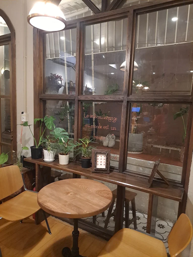 Room44 Caffe thumbnail 3